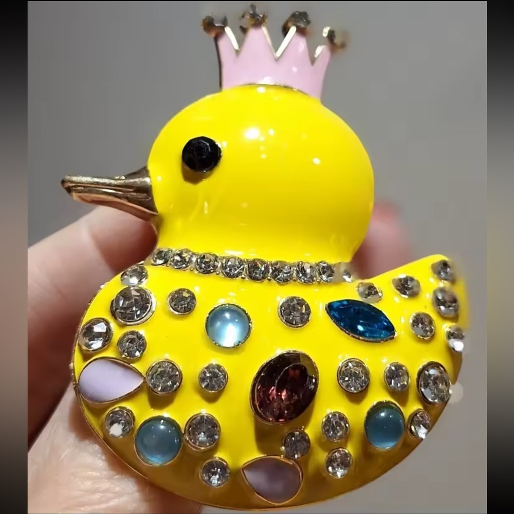 Yellow Duck Gold Crystal Brooch - Picture 4 of 10